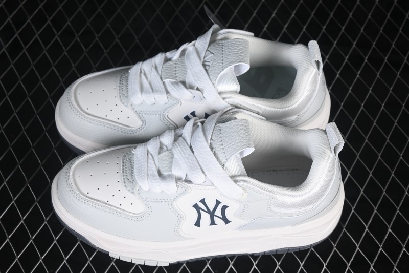 MLB New York Yankees Chunky Curve Liner Running Shoes with Thick Sole - 3ASXM096N50GRS
