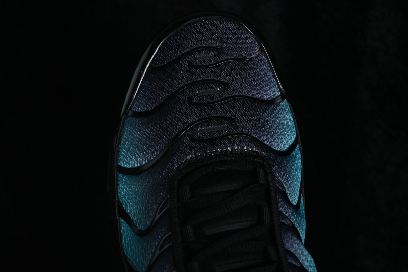 Nike Air Max Plus Retro Running Shoes with Tuned Air Cushioning - DM0032-016