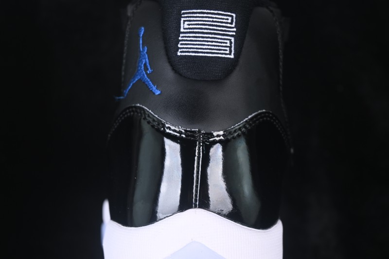 Nike Air Jordan 11 Retro High-Top Basketball Shoes with Space Jam Design and Carbon Fiber Plate - CT8012-900