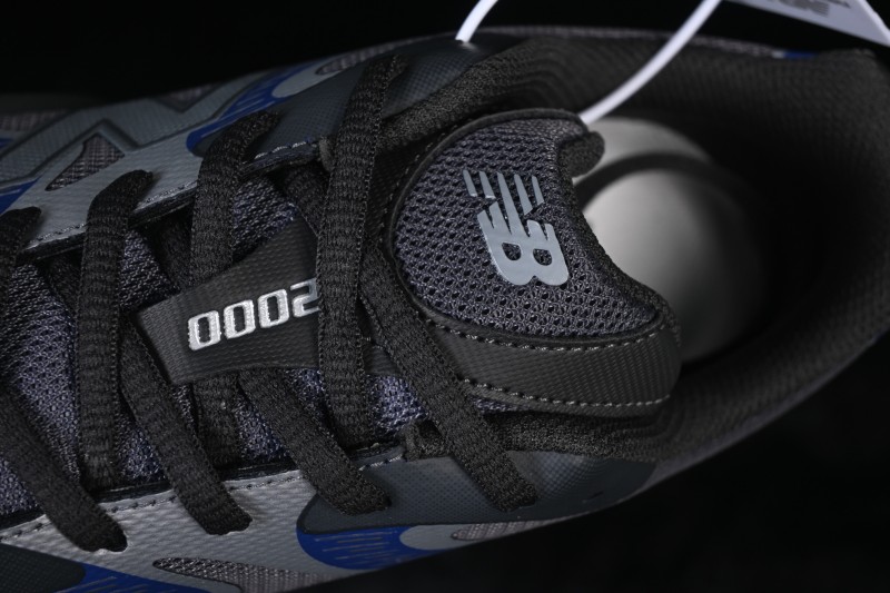New Balance 2000 Series Retro Dad Style Running Shoes for Men - U200015V