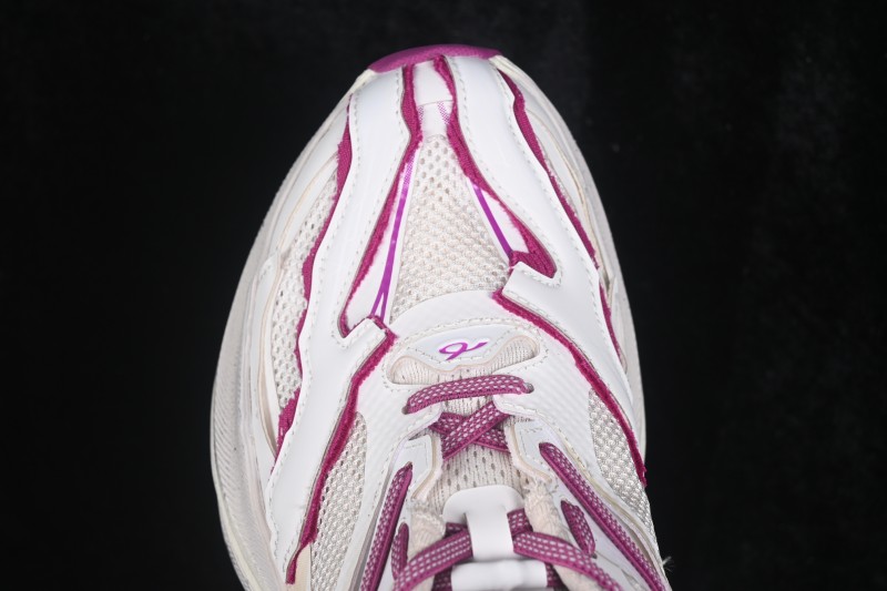 Balenciaga Jet Embossed Round-Toe Thick-Sole Low-Top Chunky Sneakers - WMRTN9150