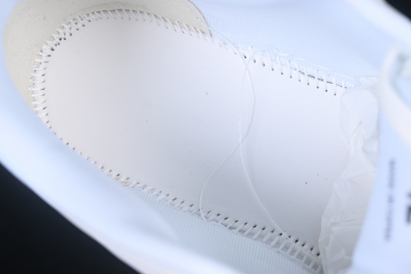 Off-White Out Of Office Low-Top Casual Sneakers in White with Orange Arrow - AJD4