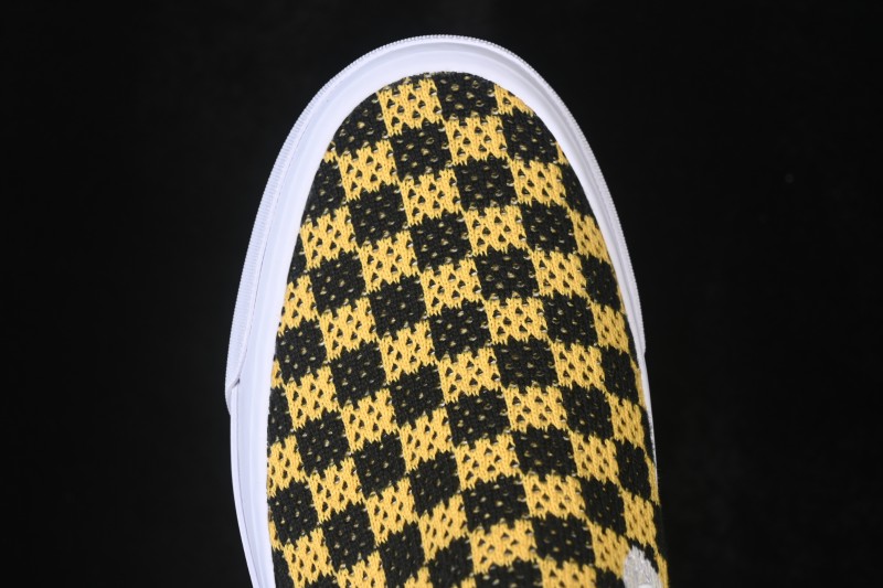 Vans Classic Slip-On 98 Low-Top Skate Shoes - VN000EG1Y23