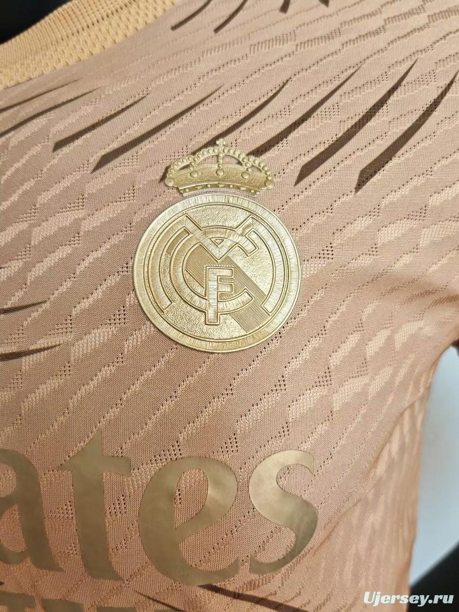Player Version 24/25 Real Madrid Golden Special Jersey